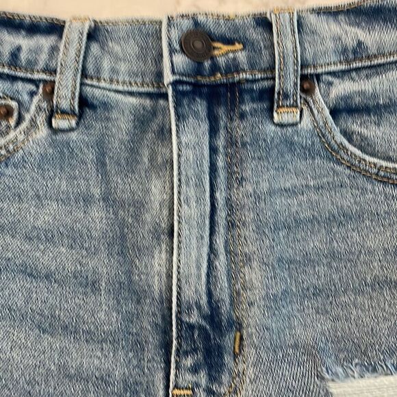 Abercrombie & Fitch High Rise Distressed Jean Shorts 24/00 NWOT - Picture 3 of 8